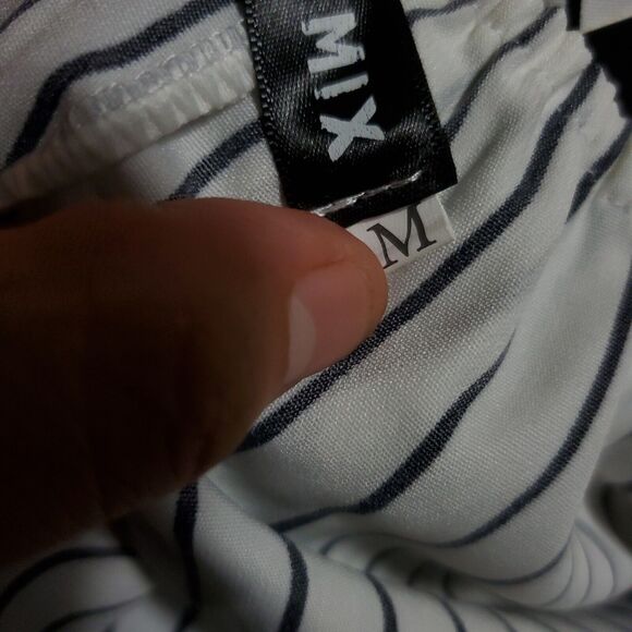 Urban Mix 3/4 Sleeve Cold Shoulder  Sleeve Top Size Medium - Picture 6 of 10